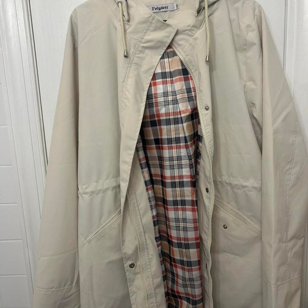 Unbranded Women's Cream and Tan Coat